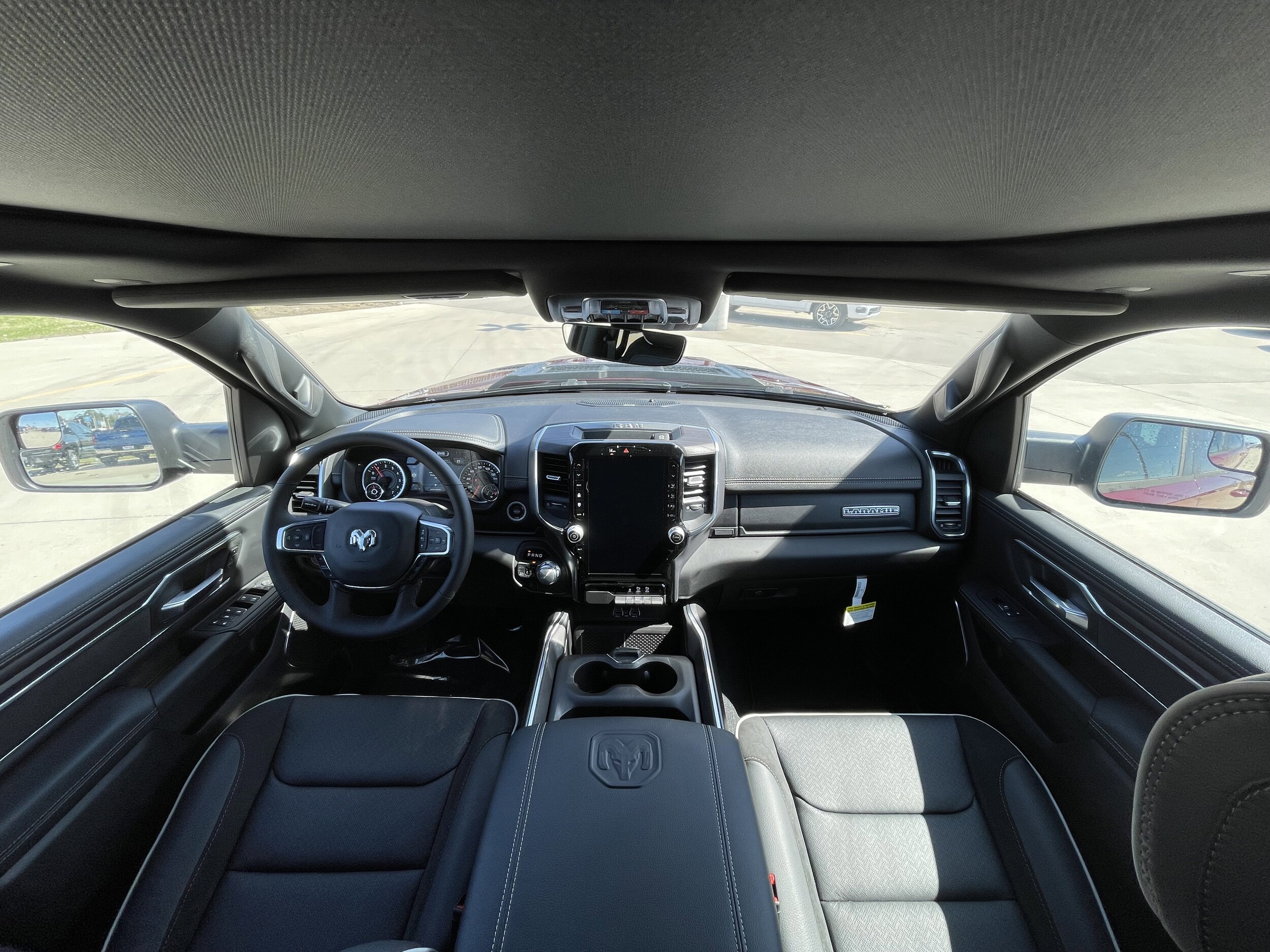 2025 Ram 1500 Laramie photo 2