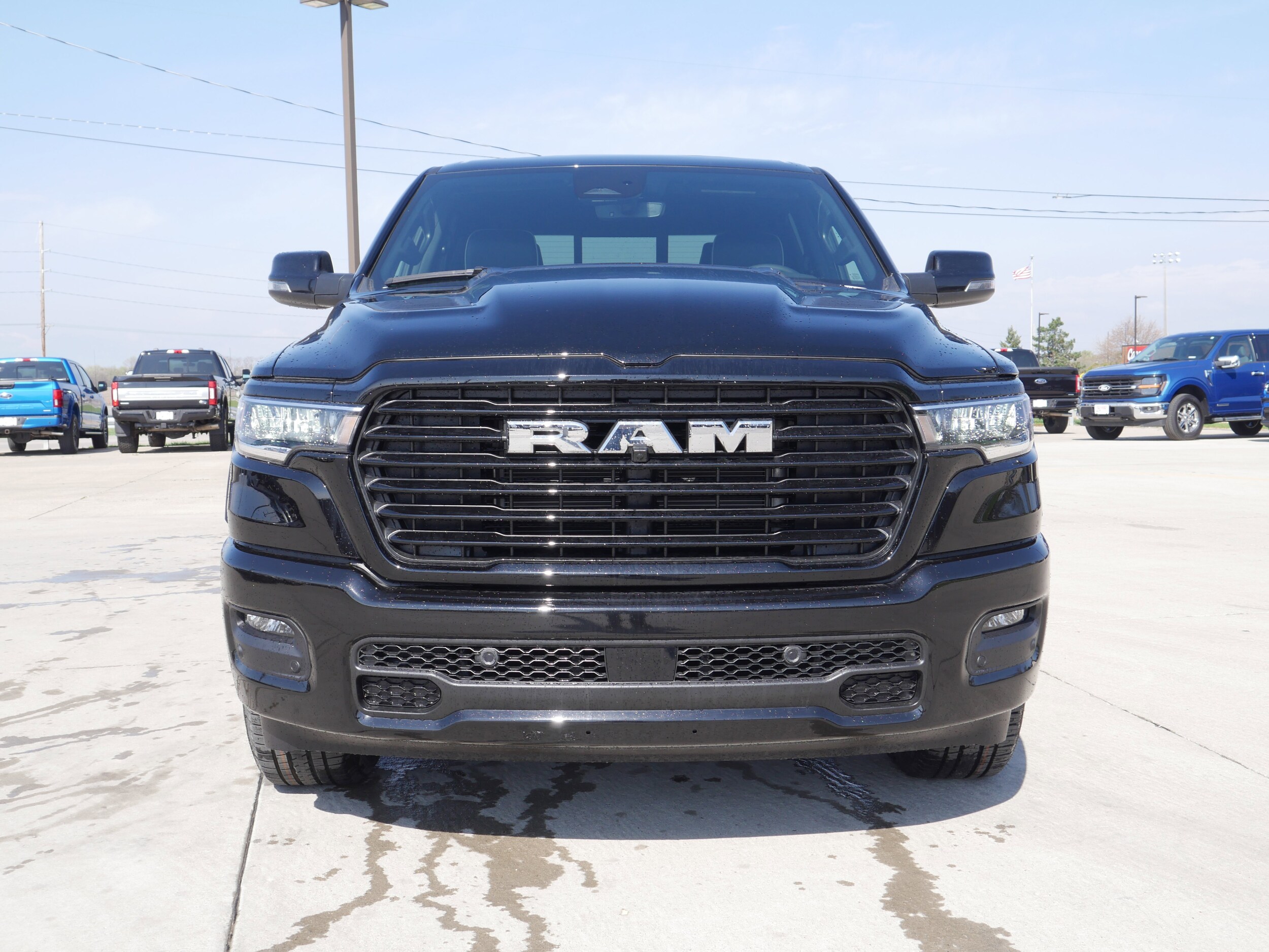 2025 Ram 1500 Laramie photo 4