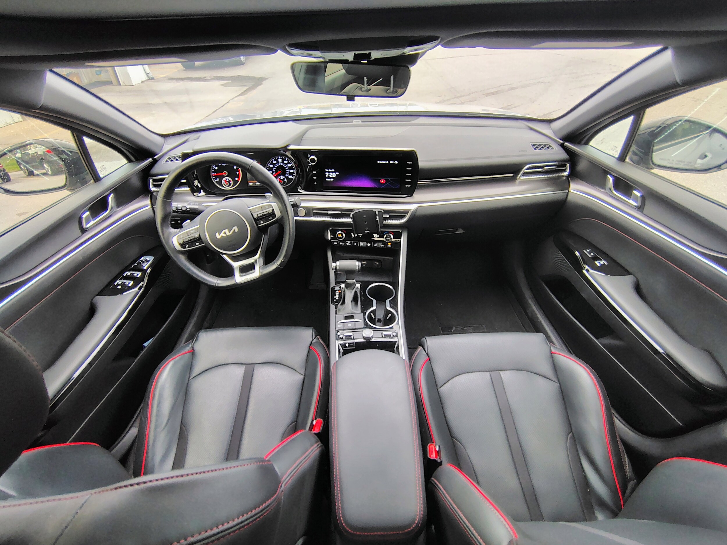 2023 Kia K5 GT photo 2