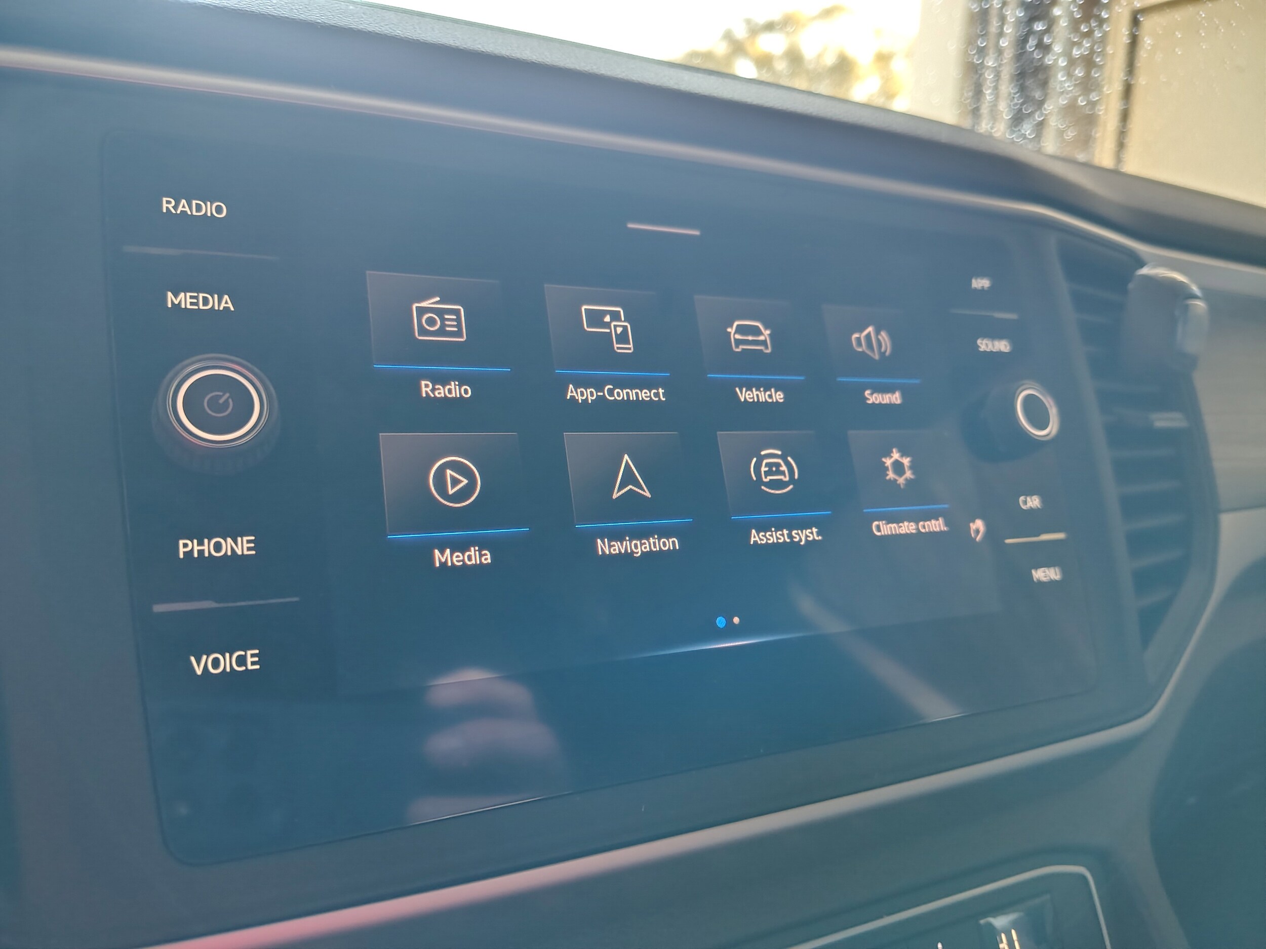 2021 Volkswagen Atlas Cross Sport V6 SE Technology photo 4