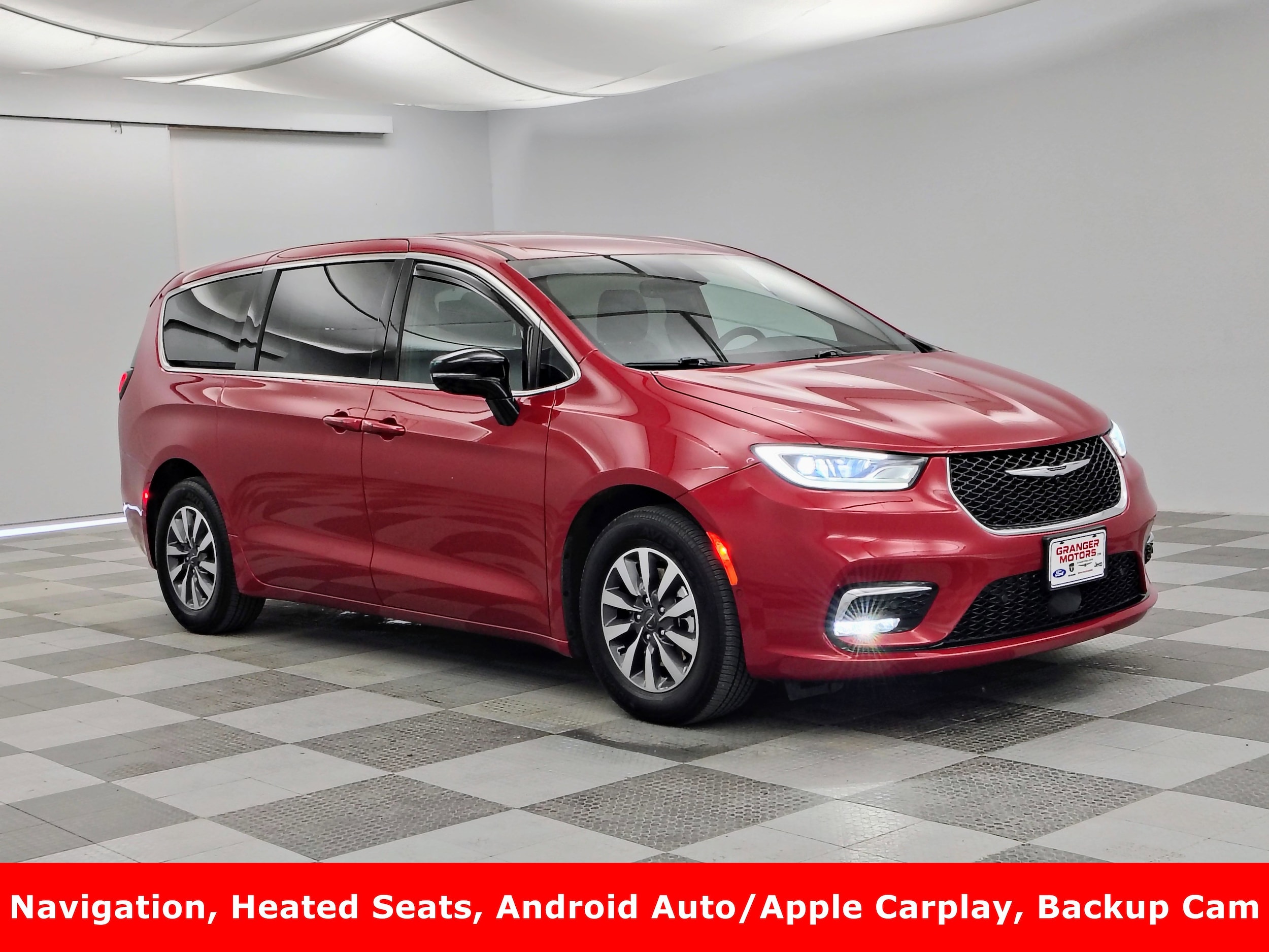 2025 Chrysler Pacifica Hybrid Select PHEV's photo