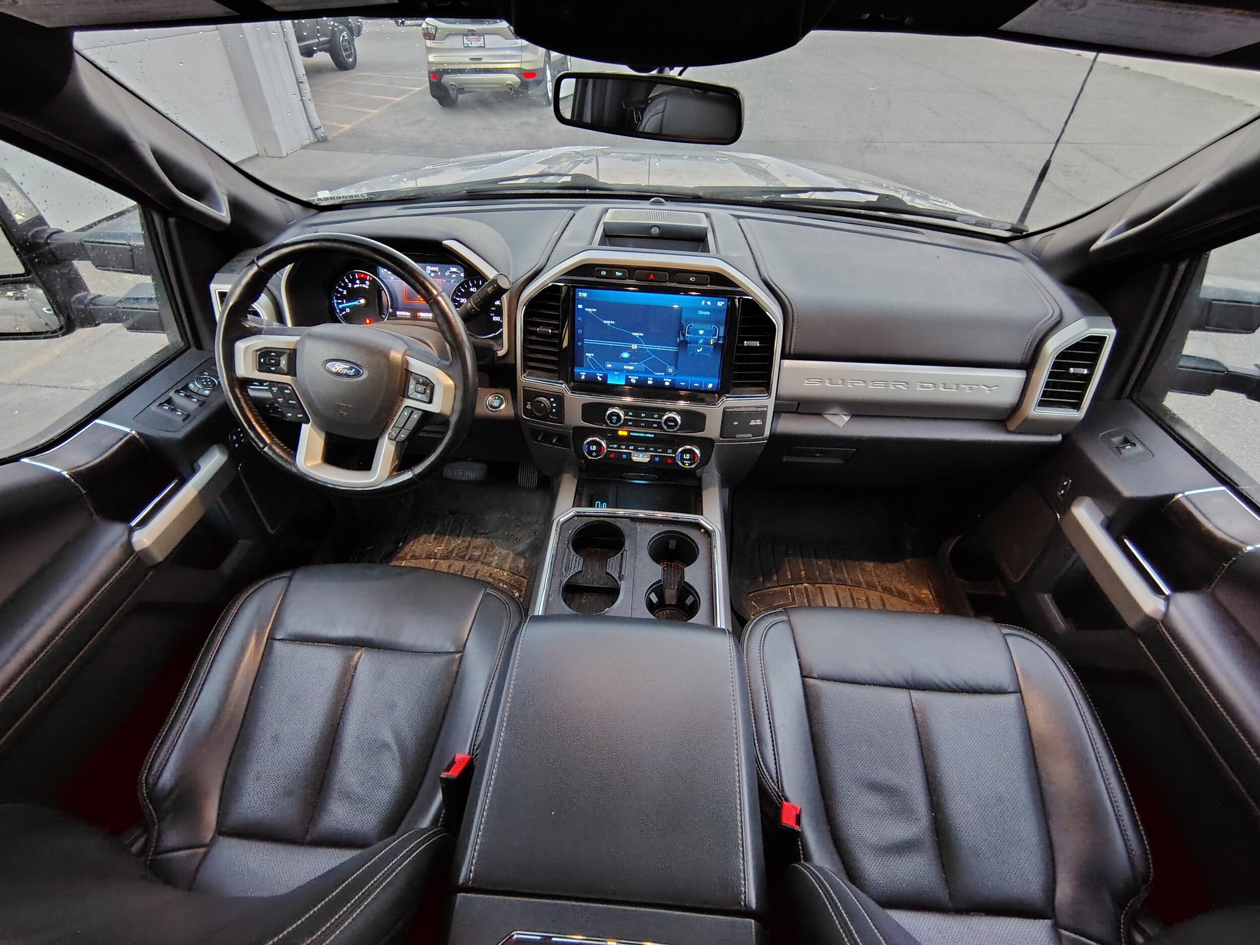 2022 Ford F-350 Lariat photo 2