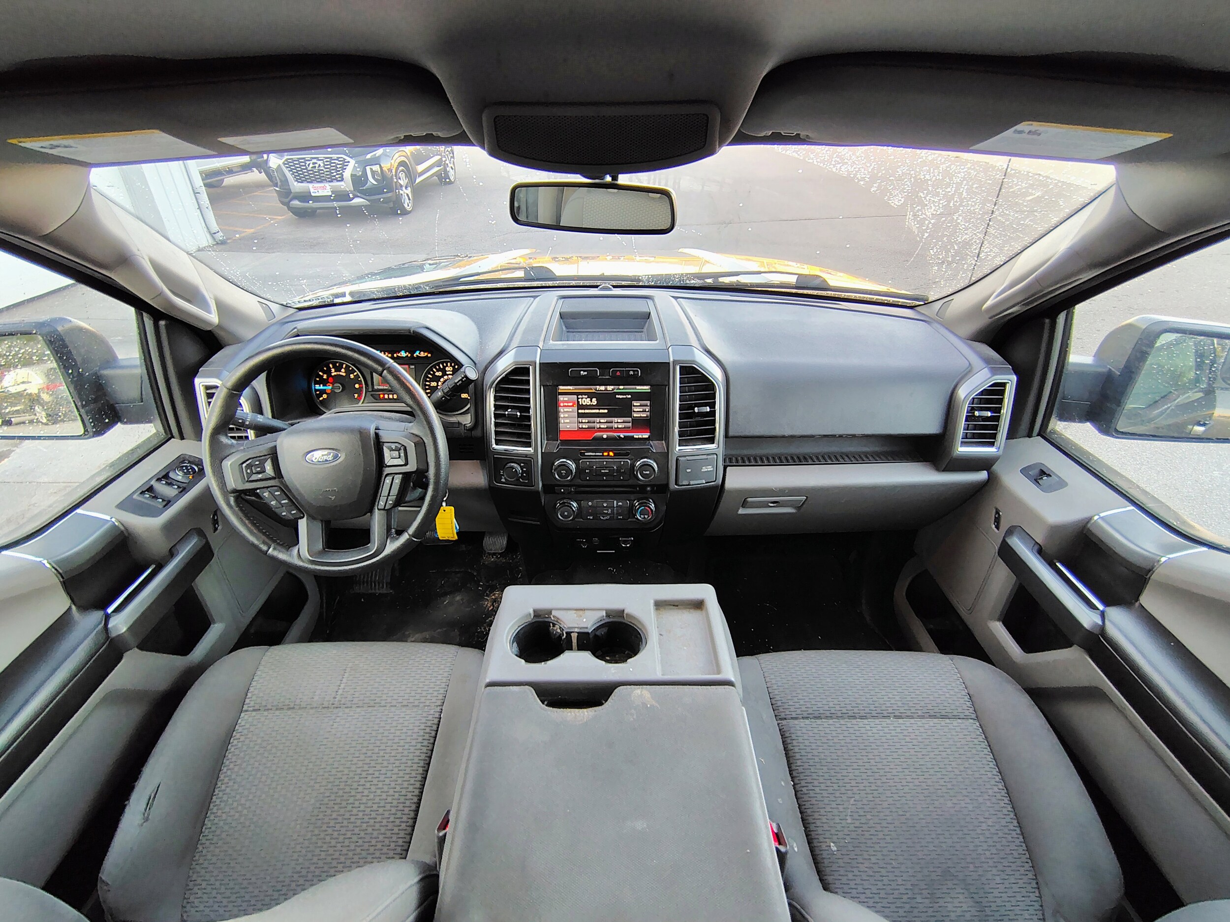 2015 Ford F-150 XLT photo 2