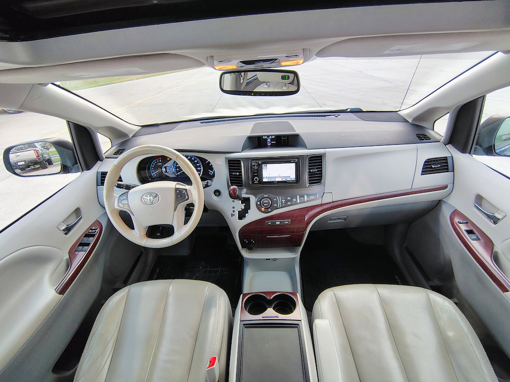 Used 2014 Toyota Sienna XLE Van