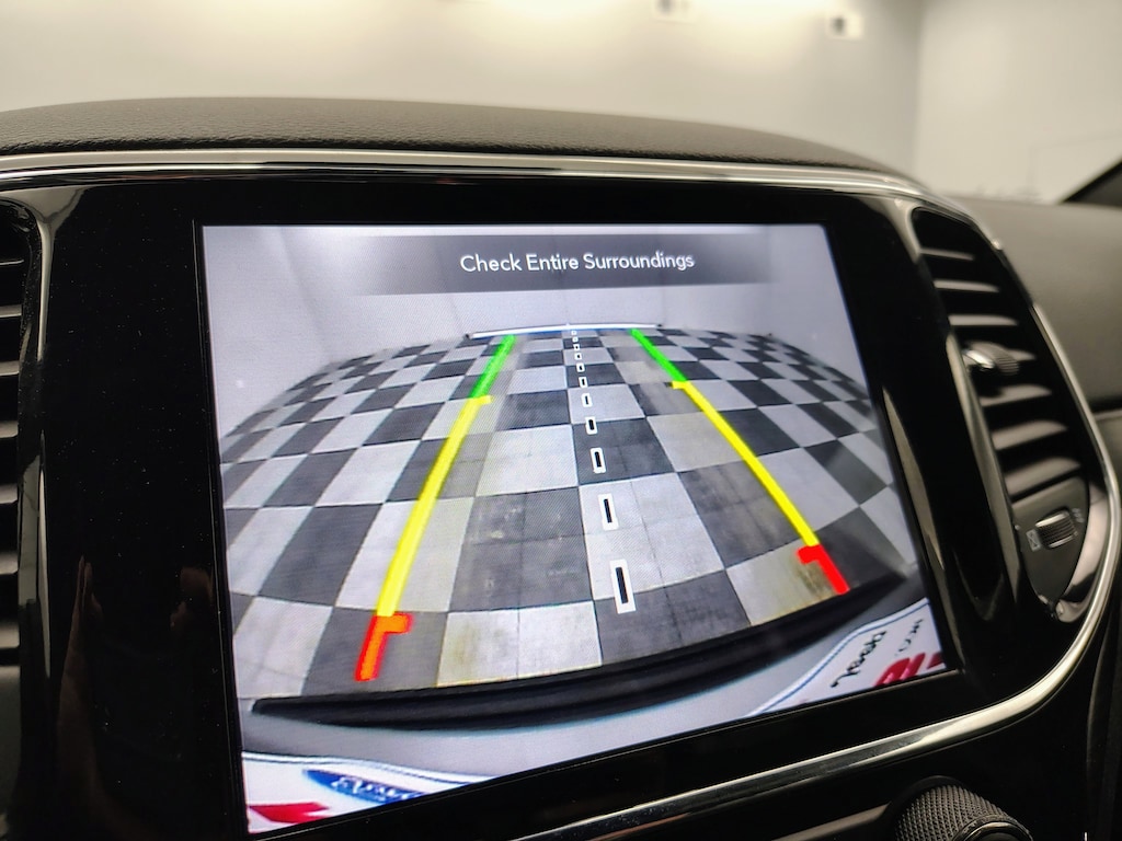 Used 2021 Jeep Grand Cherokee Laredo SUV