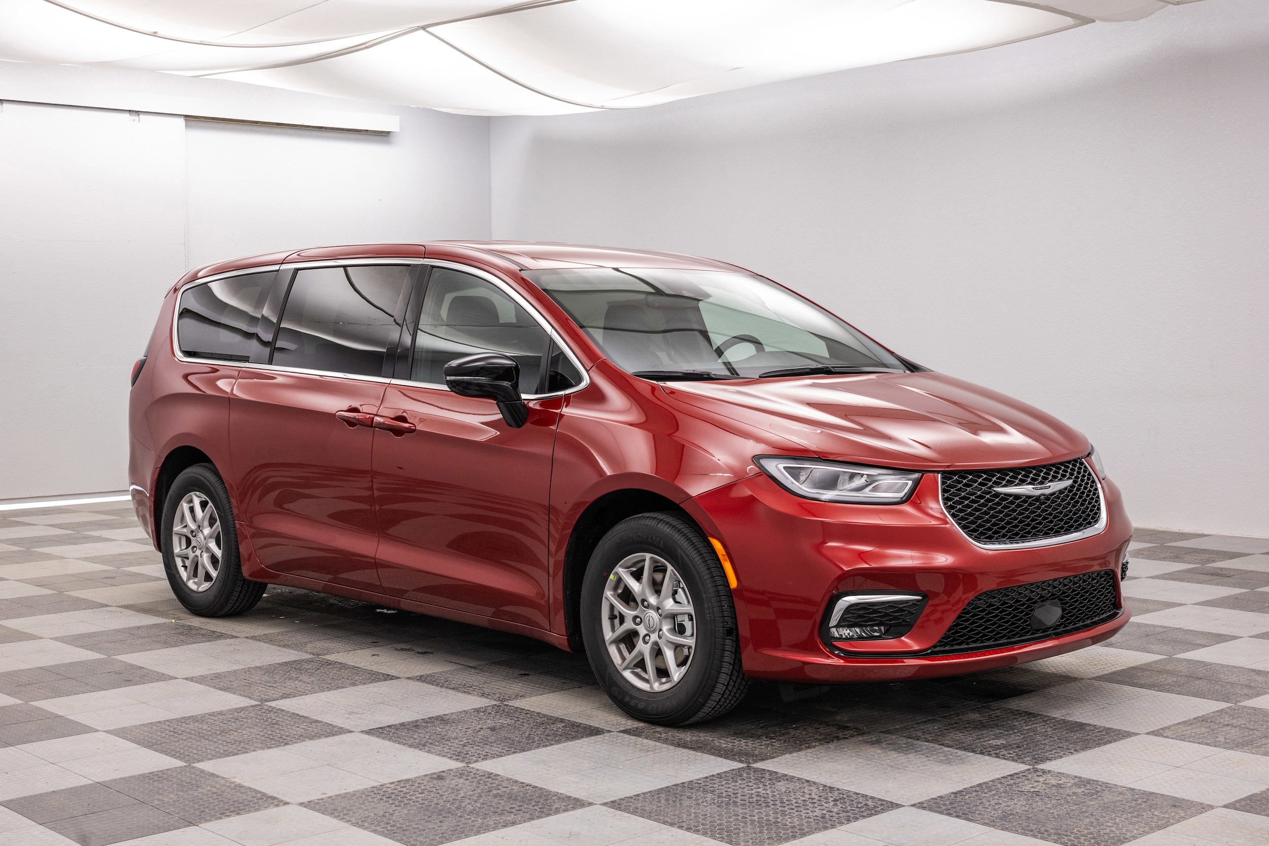 2026 Chrysler Pacifica Select's photo