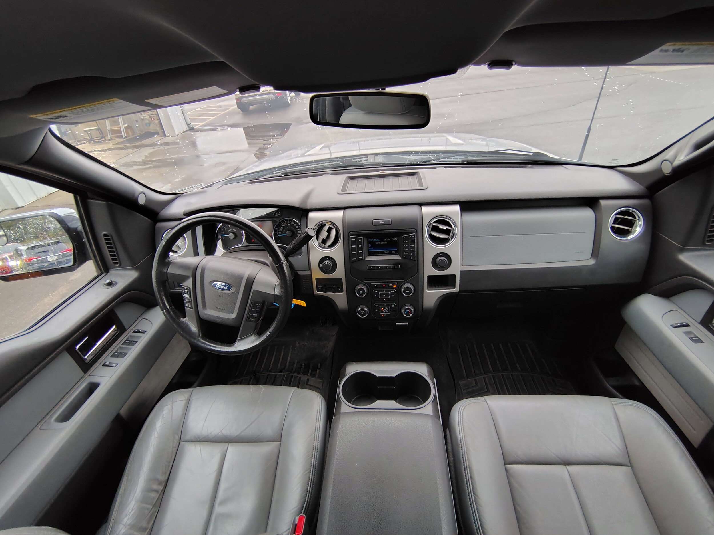 2014 Ford F-150 XLT photo 2