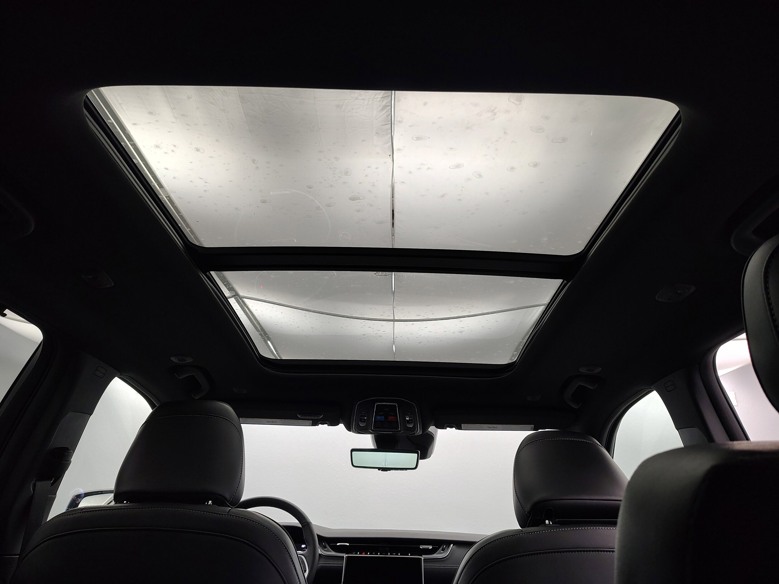 2025 Jeep Grand Cherokee Limited photo 2