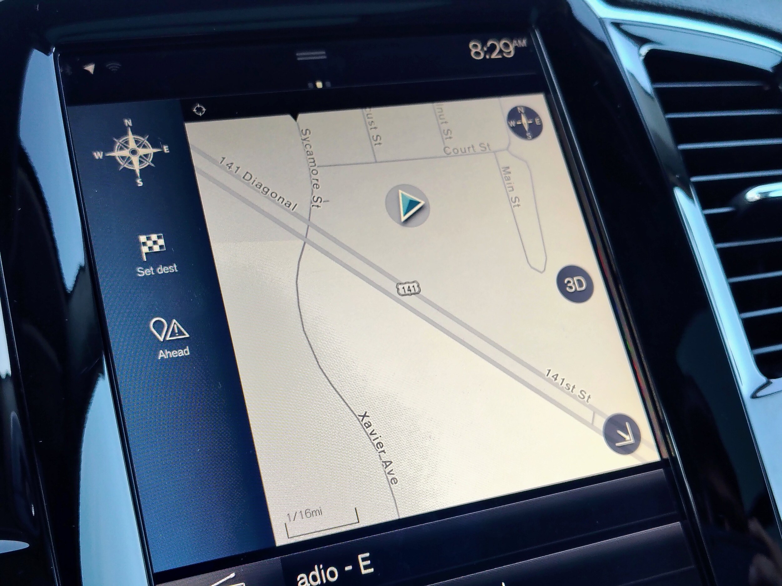 2018 Volvo XC90 T6 AWD Momentum photo 4