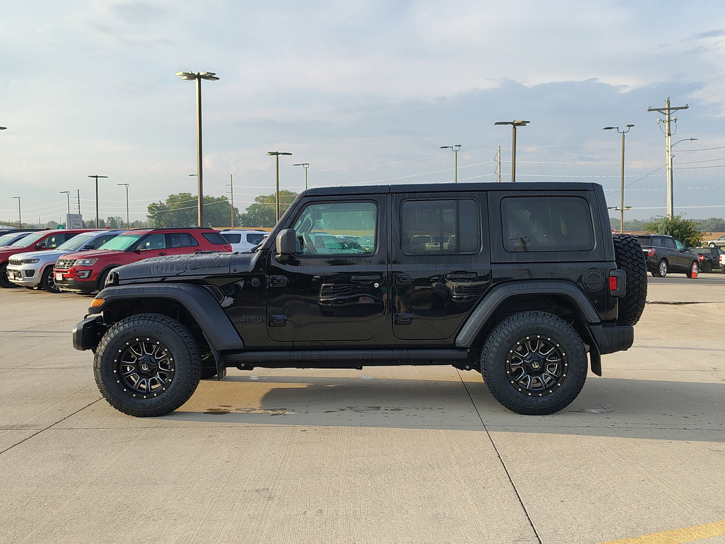 2021 Jeep Wrangler Unlimited Willys Sport photo 3