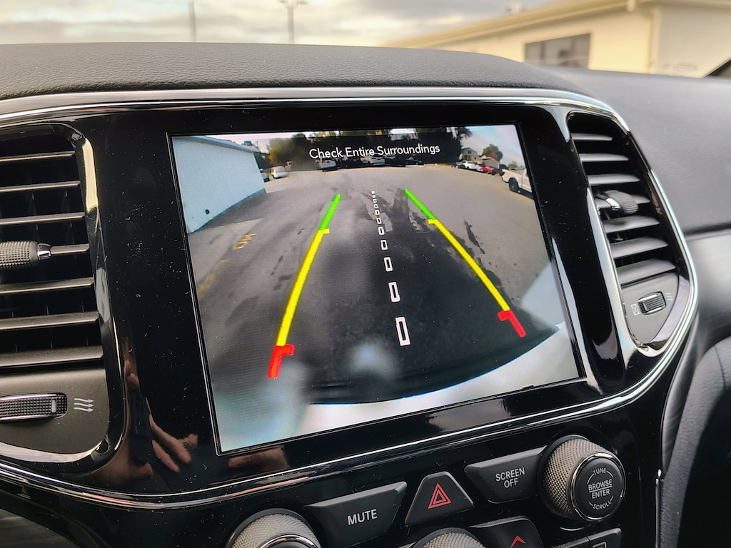 Used 2021 Jeep Grand Cherokee Laredo SUV