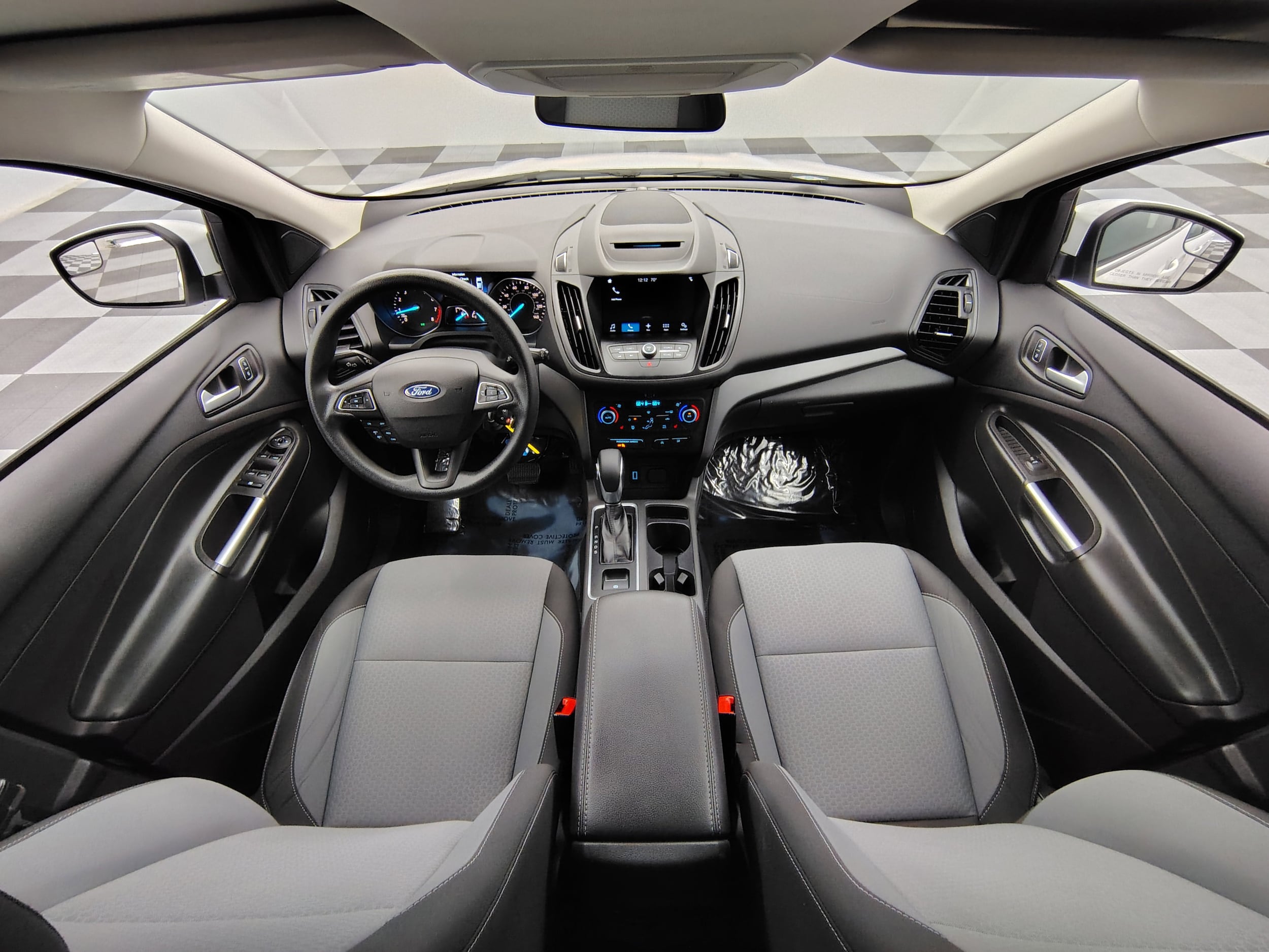 Used 2018 Ford Escape SE with VIN 1FMCU9GD4JUB25118 for sale in Granger, IA