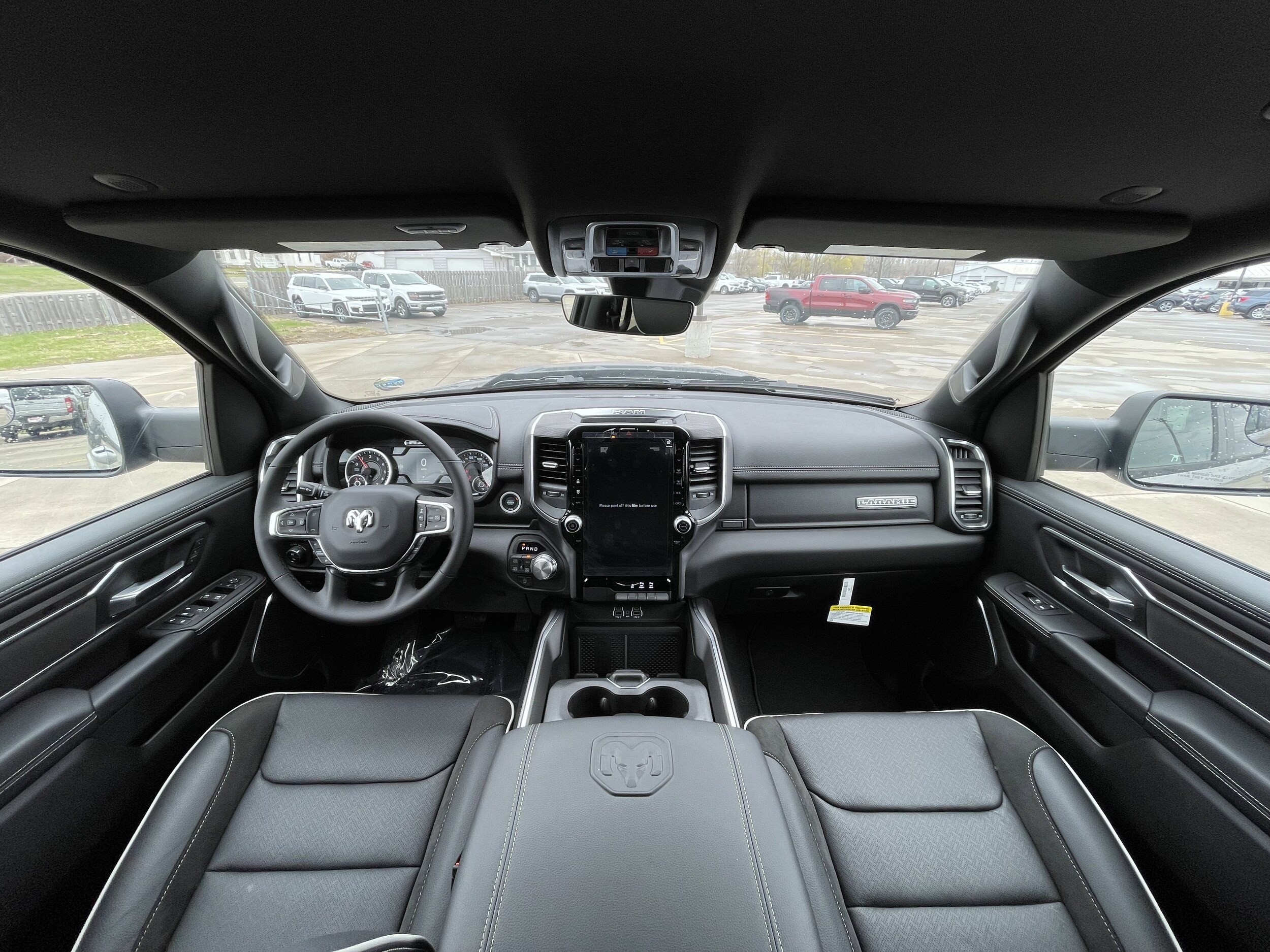 2025 Ram 1500 Laramie photo 2