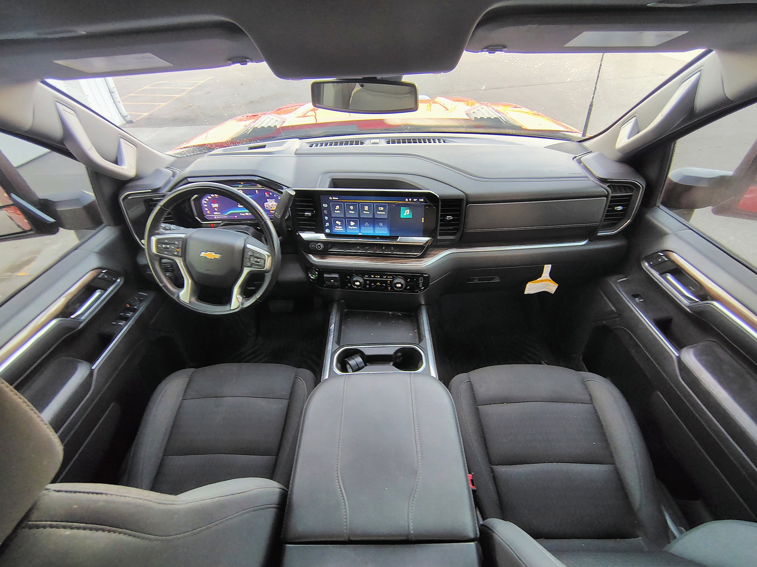 2024 Chevrolet Silverado 2500HD LT photo 2