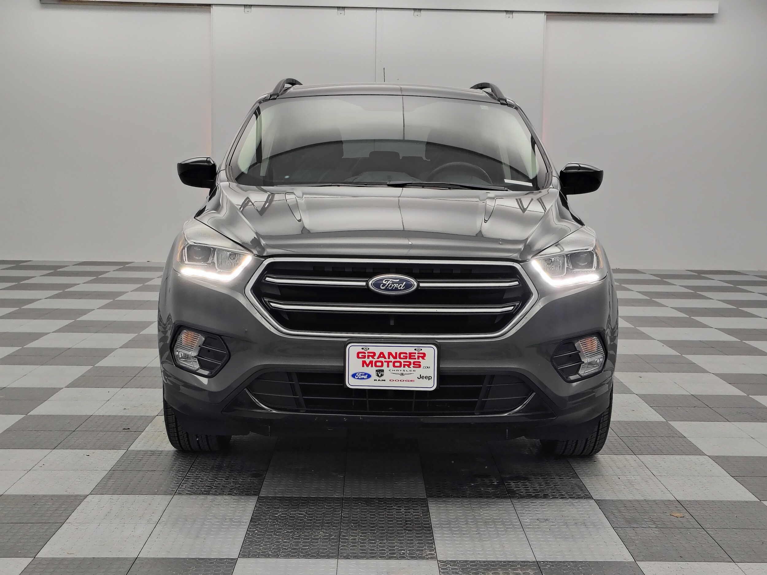 2019 Ford Escape SE photo 2