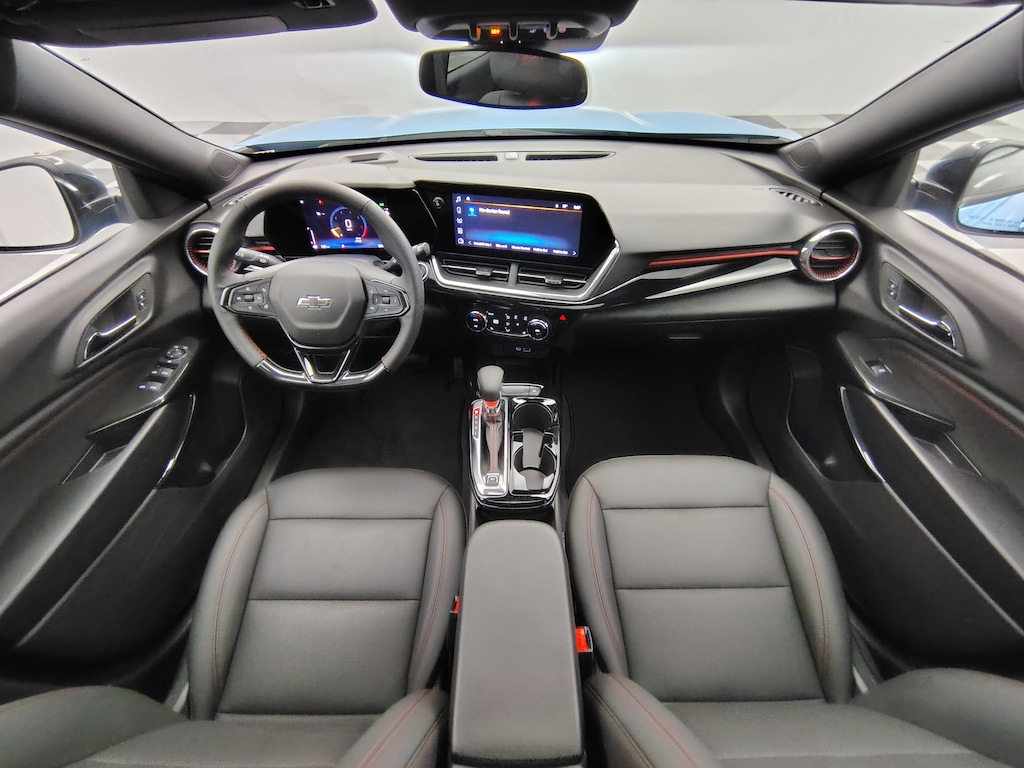 Used 2025 Chevrolet Trax 2RS SUV