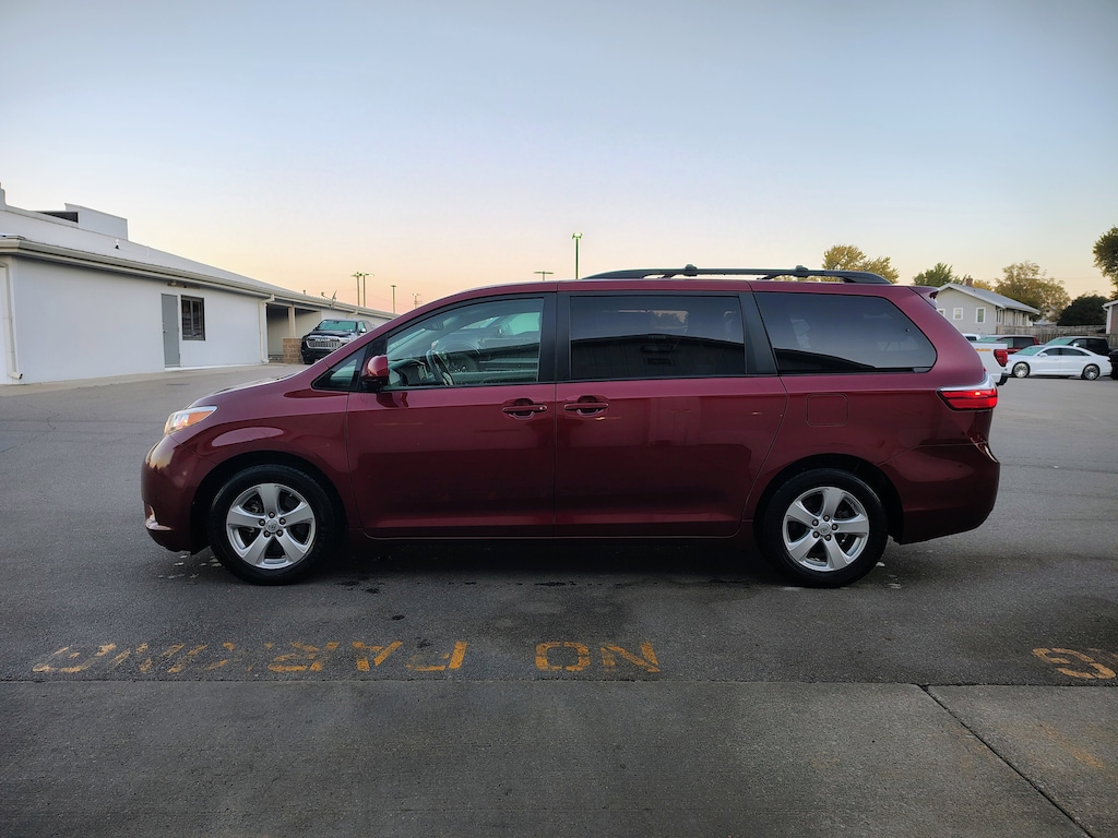 Used 2015 Toyota Sienna LE Van