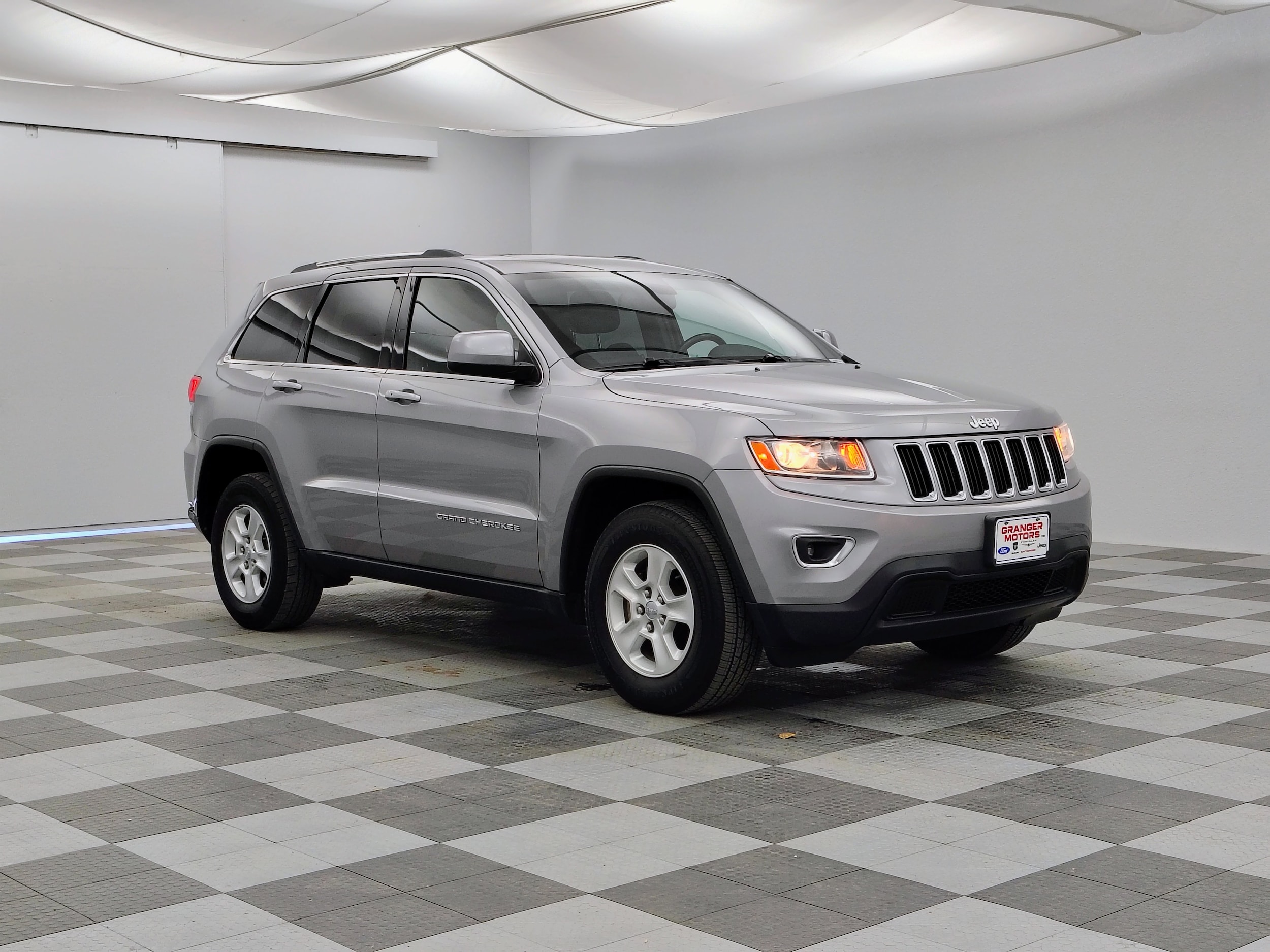 2015 Jeep Grand Cherokee Laredo E's photo
