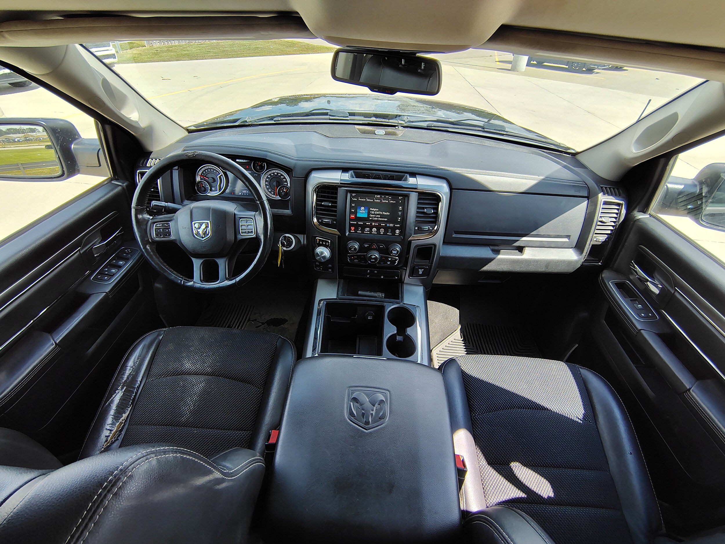2015 Ram 1500 Sport photo 2