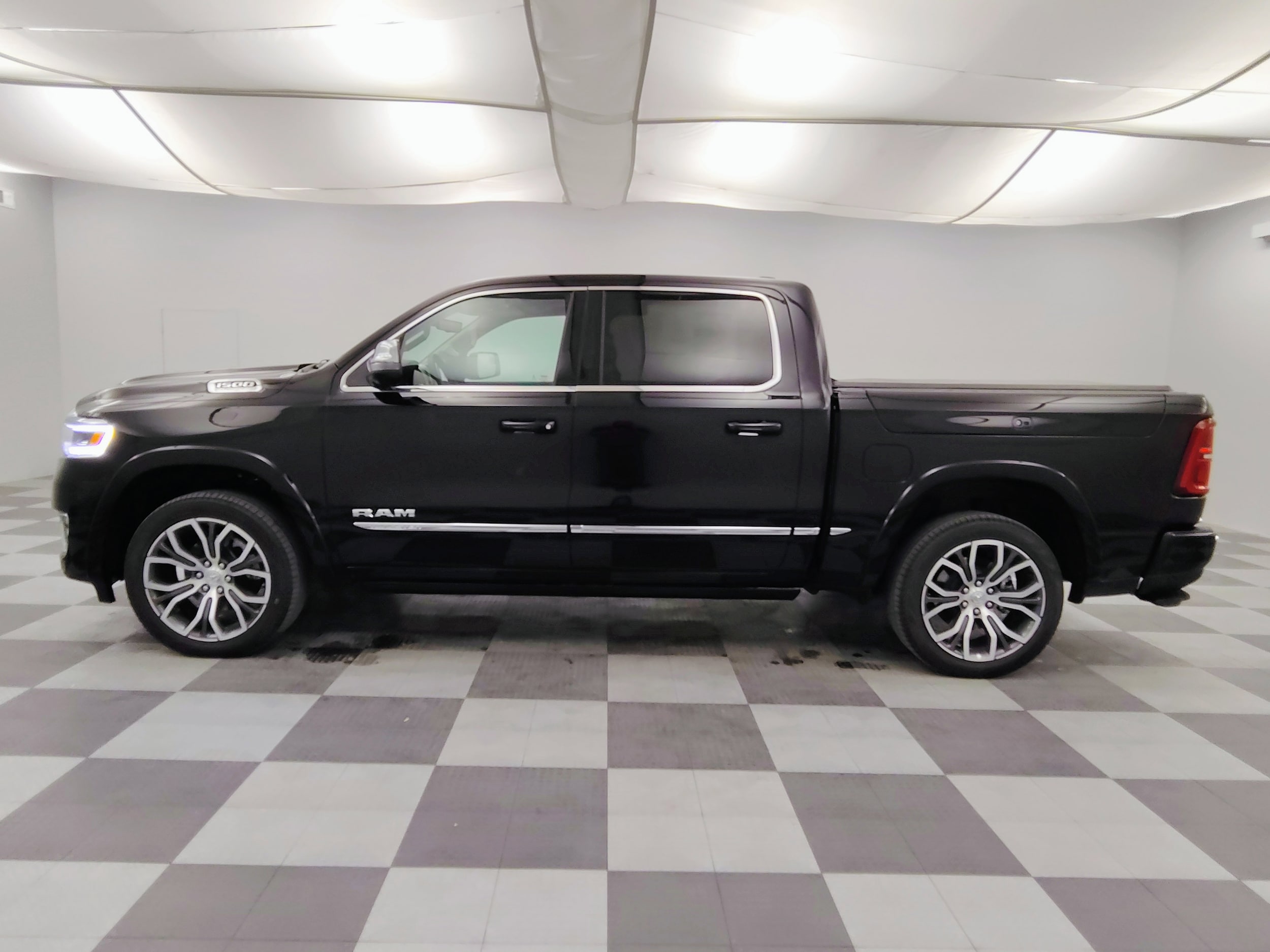 2026 RAM 1500 Tungsten - Photo 8