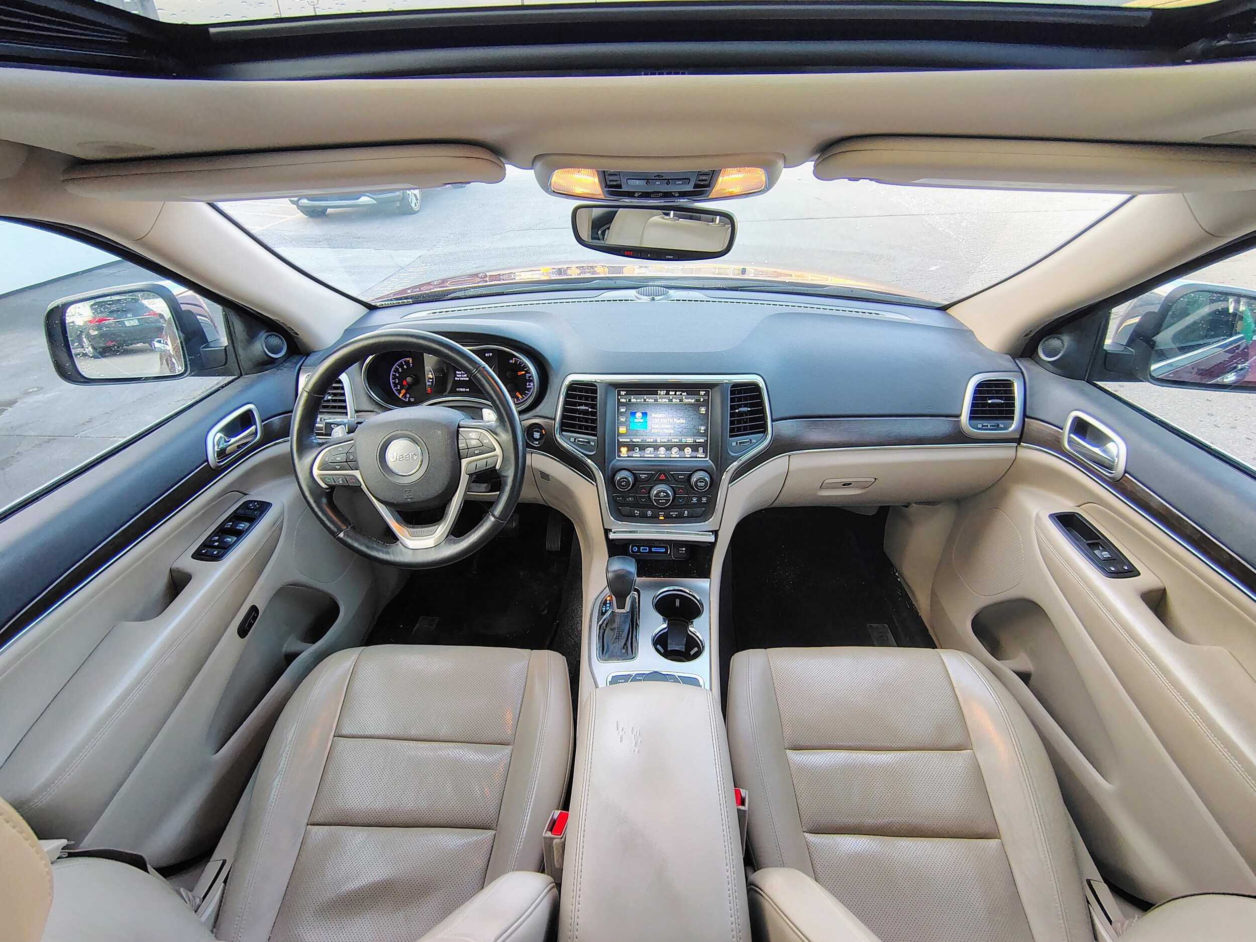 2017 Jeep Grand Cherokee Limited photo 2