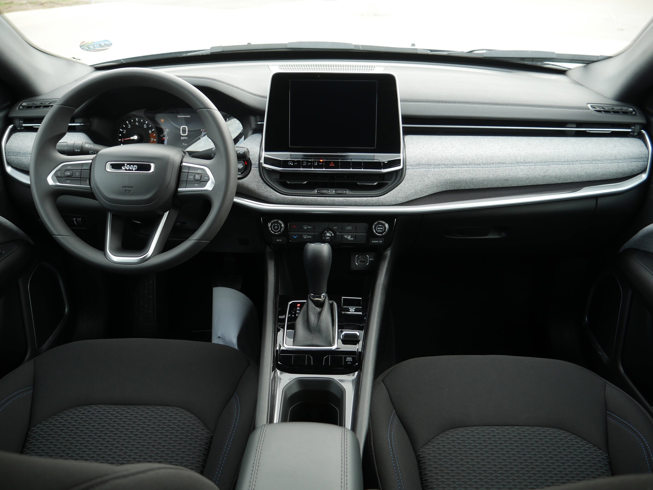 2025 Jeep Compass Sport photo 2