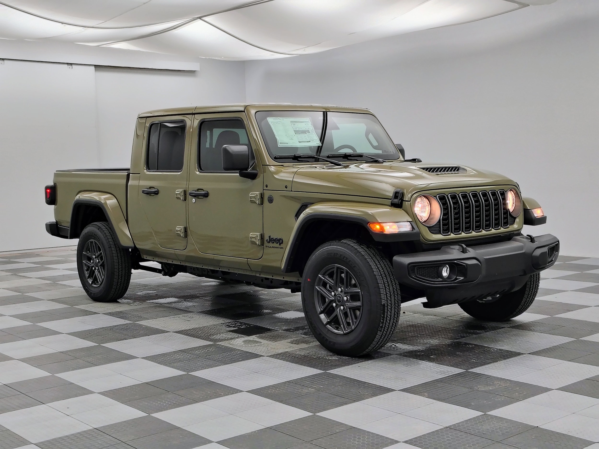 2026 Jeep Gladiator Sport S's photo