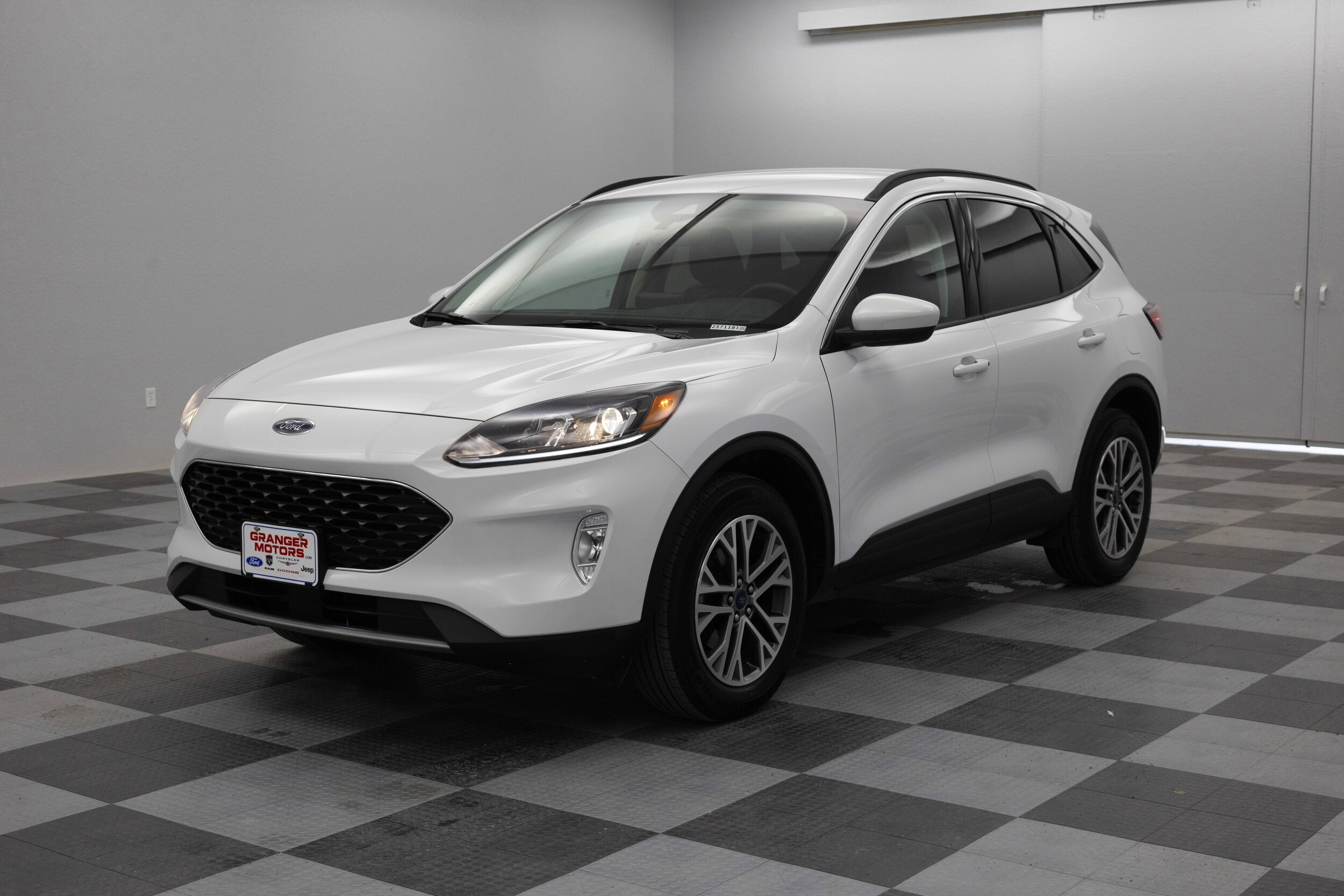 2022 Ford Escape SEL photo 3