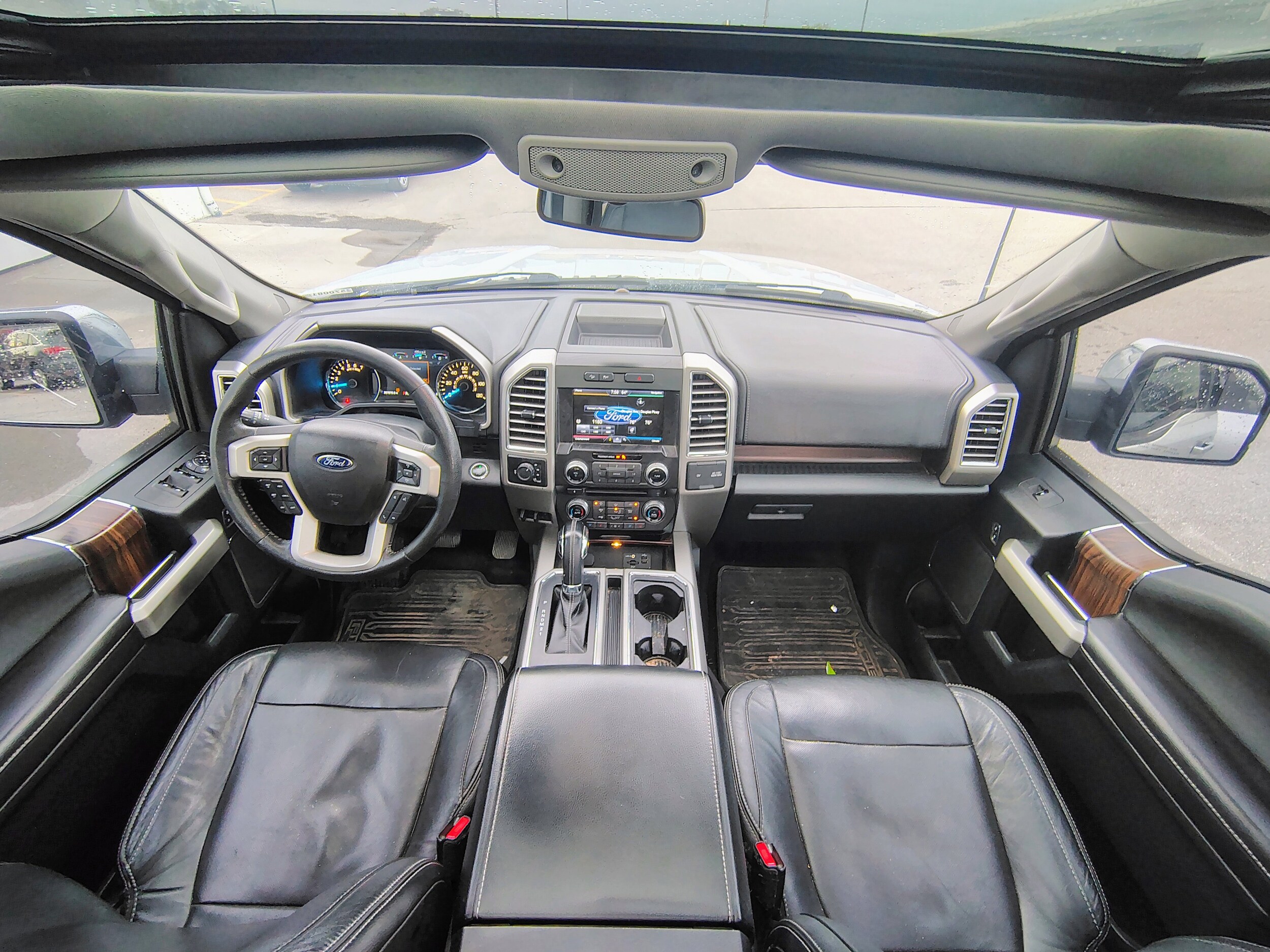 2015 Ford F-150 Lariat photo 2