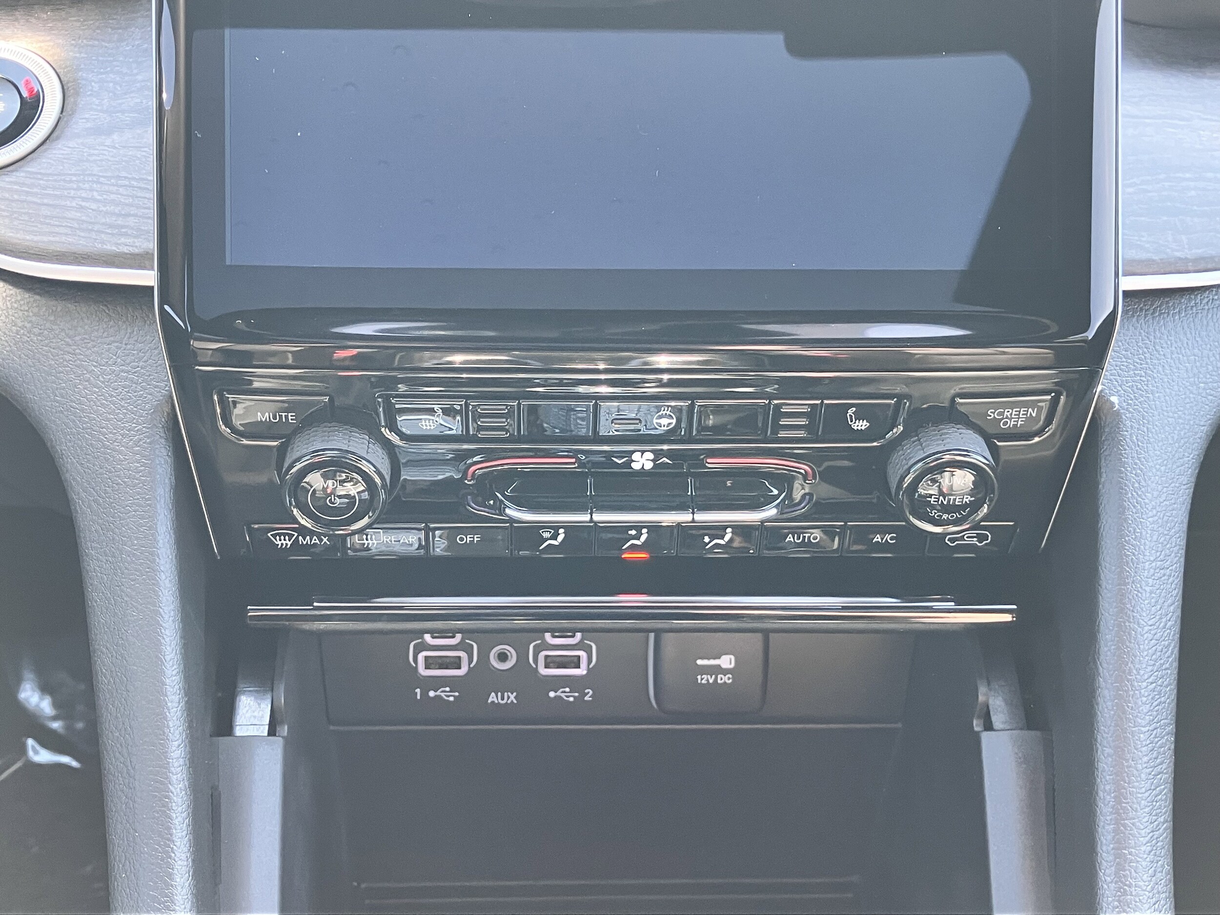 2025 Jeep Grand Cherokee Limited photo 3