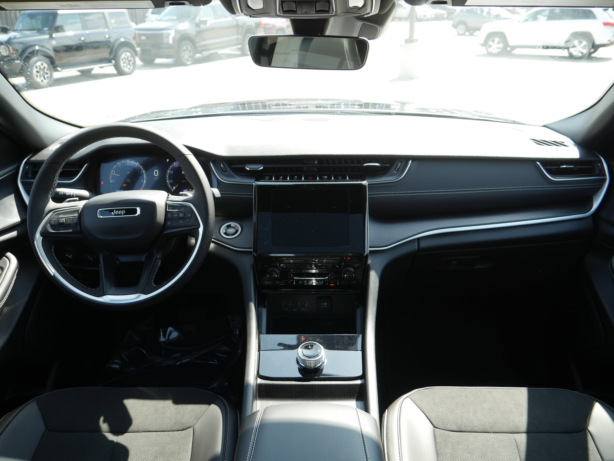 2025 Jeep Grand Cherokee Altitude X photo 2