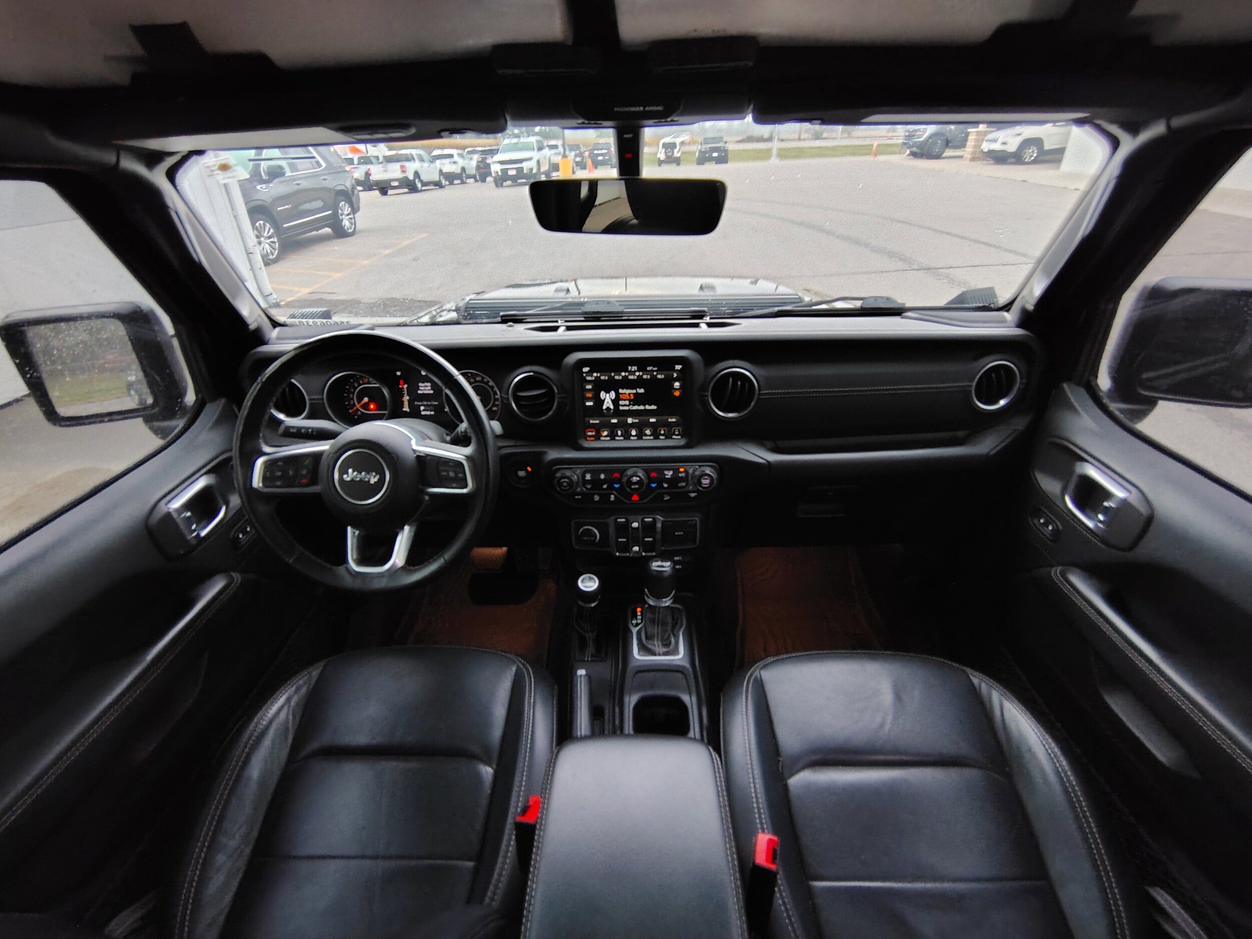 2018 Jeep Wrangler Unlimited Sahara photo 2