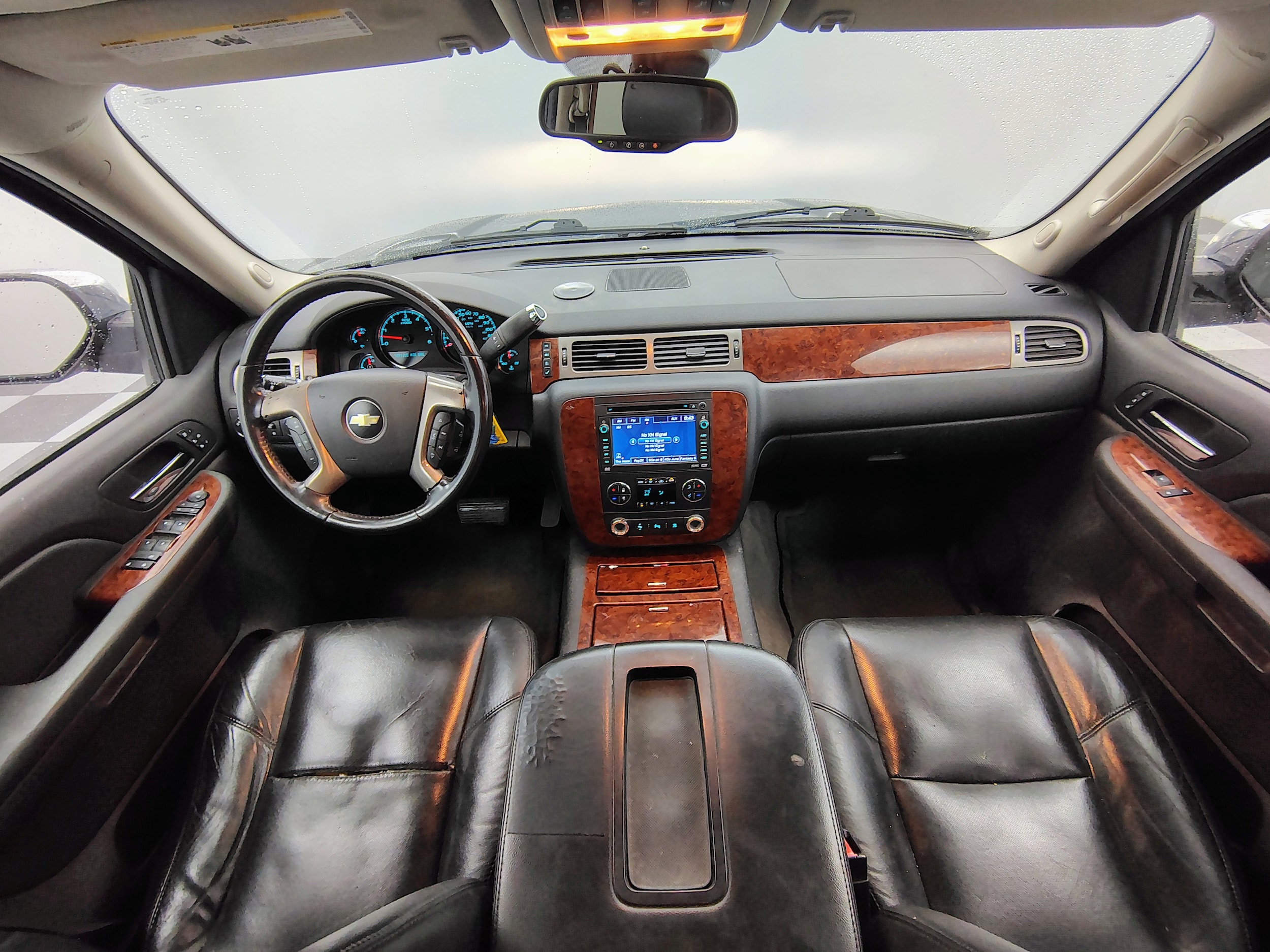 Used 2009 Chevrolet Suburban LTZ with VIN 1GNFK36339J124642 for sale in Granger, IA