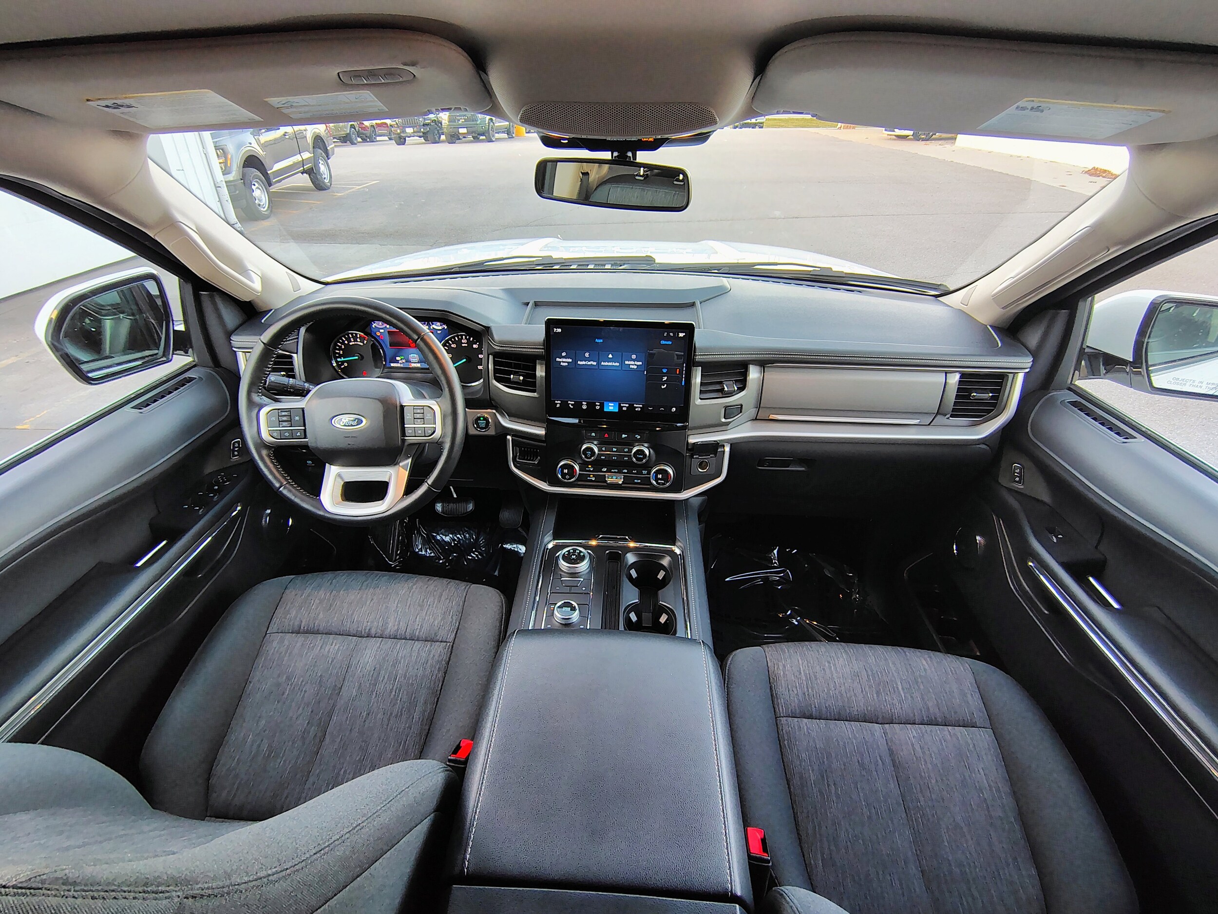 2024 Ford Expedition MAX XLT photo 2