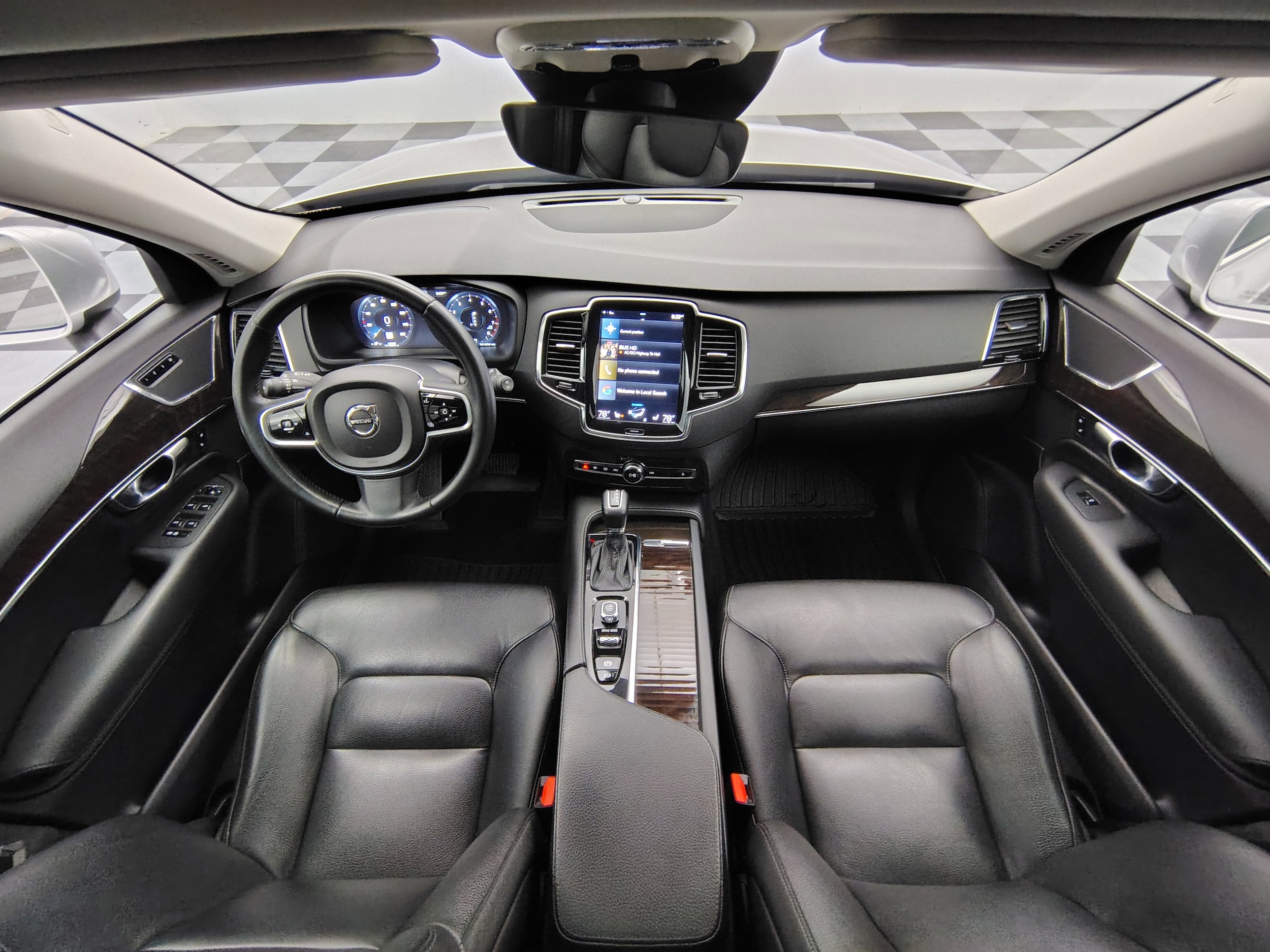 Used 2018 Volvo XC90 Momentum with VIN YV4A22PK3J1334632 for sale in Granger, IA