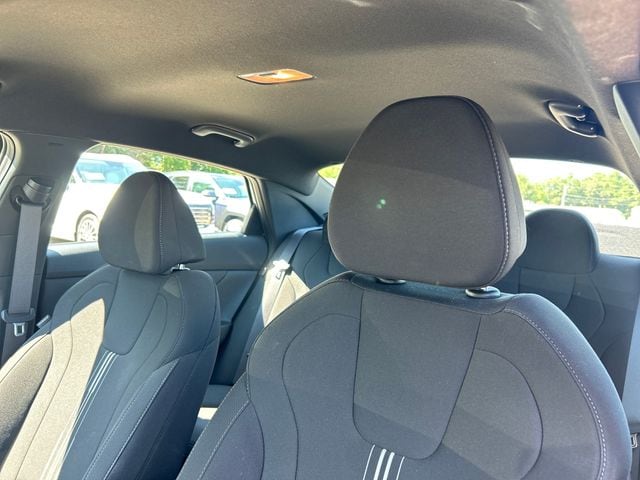 2025 Hyundai Elantra Blue - Photo 21