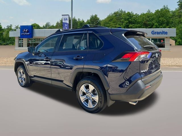 2024 Toyota RAV4 XLE - Photo 9