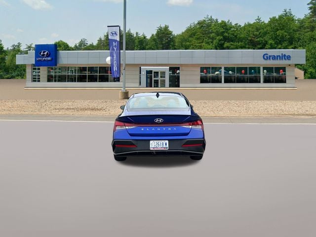 2025 Hyundai Elantra SEL - Photo 8
