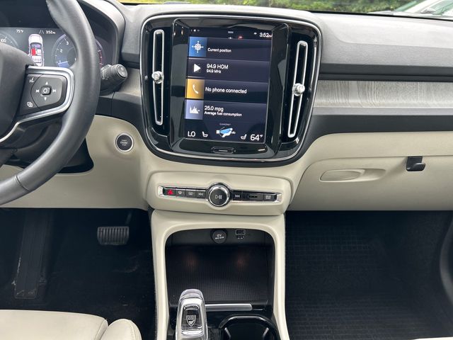 2021 Volvo XC40 Inscription - Photo 17