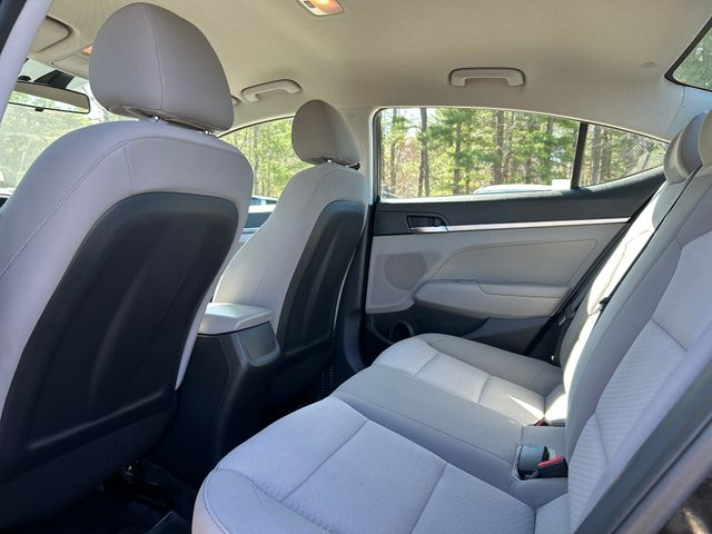 2020 Hyundai Elantra SE - Photo 23