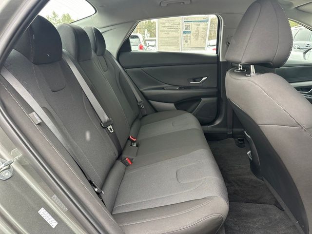 2024 Hyundai Elantra SE - Photo 21