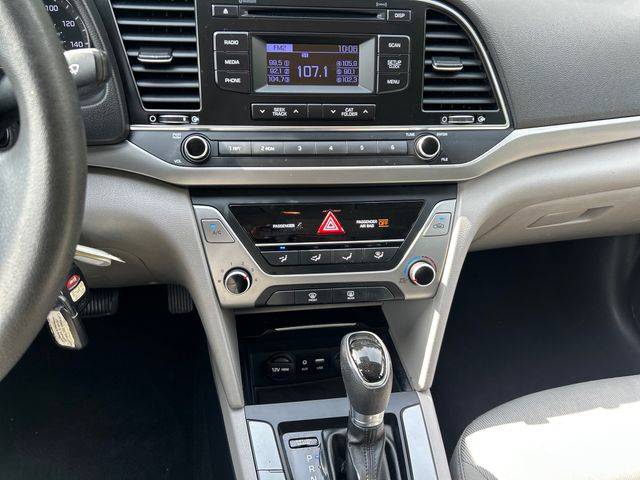 2017 Hyundai Elantra SE - Photo 18
