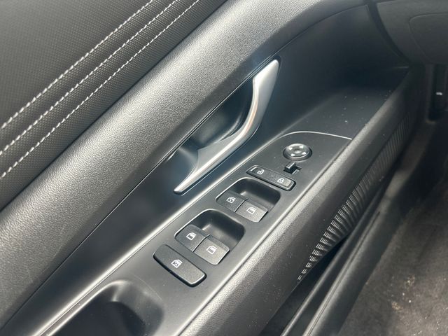 2021 Hyundai Elantra SEL - Photo 12