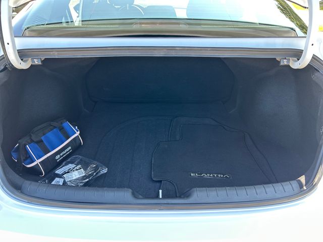 2025 Hyundai Elantra Blue - Photo 23
