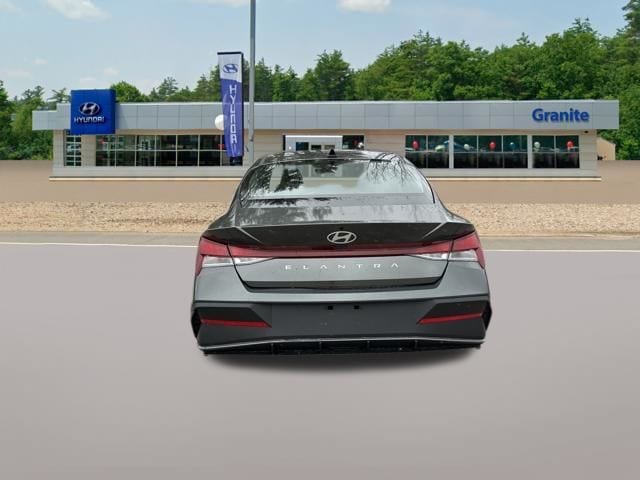 2024 Hyundai Elantra SE - Photo 8