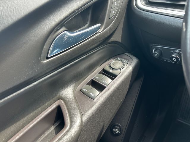 2020 Chevrolet Equinox LT - Photo 12