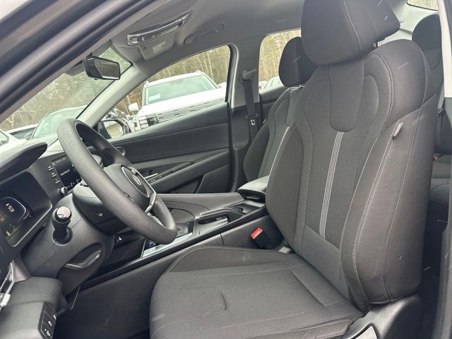 2024 Hyundai Elantra SE - Photo 14