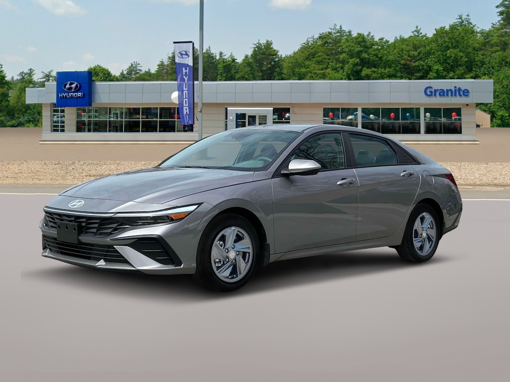 New 2025 Hyundai Elantra SE Sedan