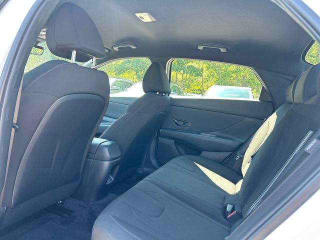 2025 Hyundai Elantra Blue - Photo 22