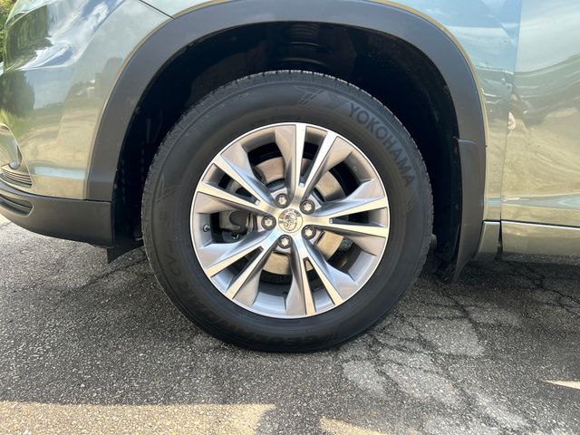 2015 Toyota Highlander XLE - Photo 11